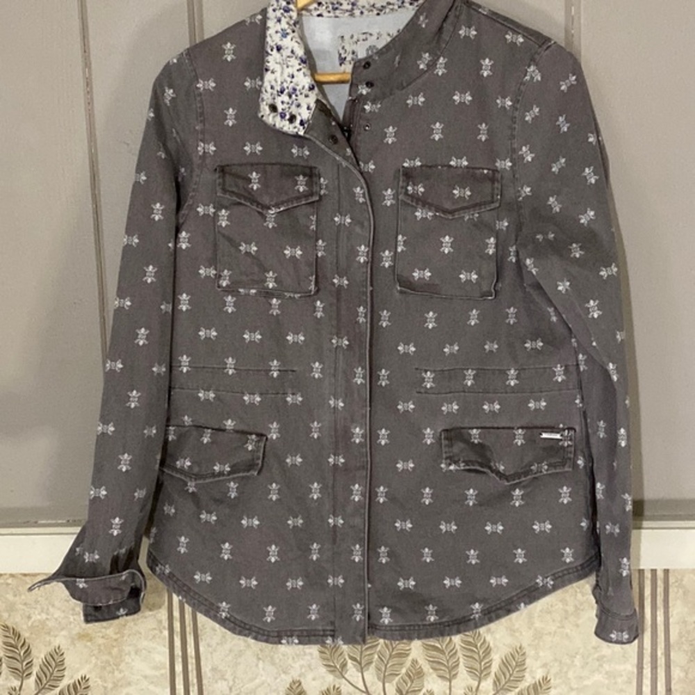 ELEMENT lightweight front pocket jacket in gray and white dice M in EUC
